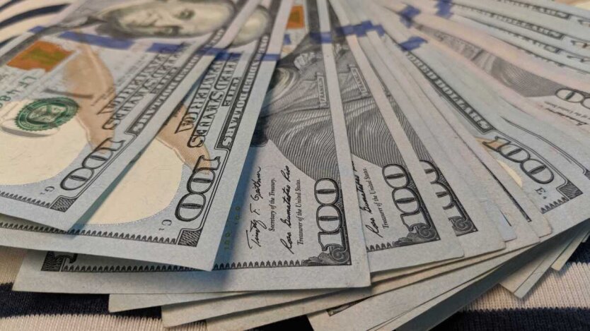 Currency Confiscation: When Ukrainians Can Have Euros and Dollars Taken Away