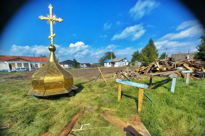 In der Region Riwne haben Einheimische eine hölzerne Kirche aus dem 18. Jahrhundert zerstört