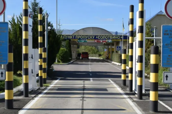 Na przejściach granicznych z Polską i Rumunią wprowadzono tymczasowe ograniczenia