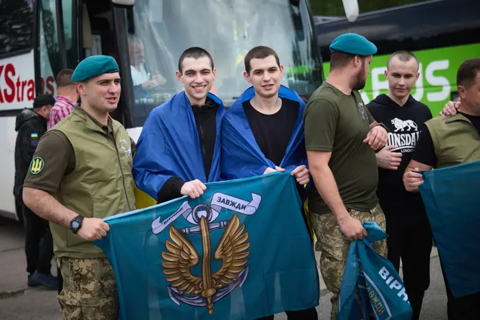 Украина и РФ провели новый этап обмена пленными (фото)
