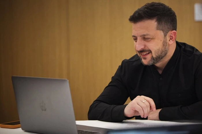 Зеленський зідзвонився з президентом FIFA Інфантіно та Шевченком