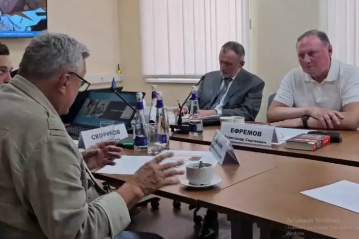 Odraźni uciekinierzy-regionaliści Jewfremow i Kuzmin rozpoczęli działalność publiczną w Rosji (zdjęcie)