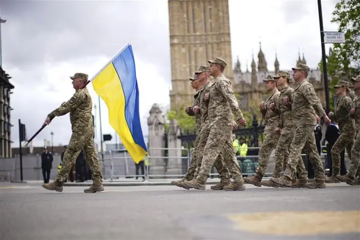 Ukrainian soldiers received applause in London