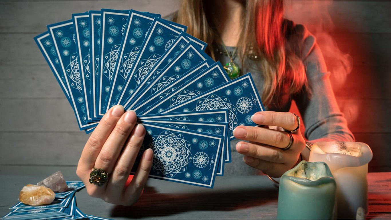 Horoskop für alle Sternzeichen am 8. Juli 2025 nach Tarot
