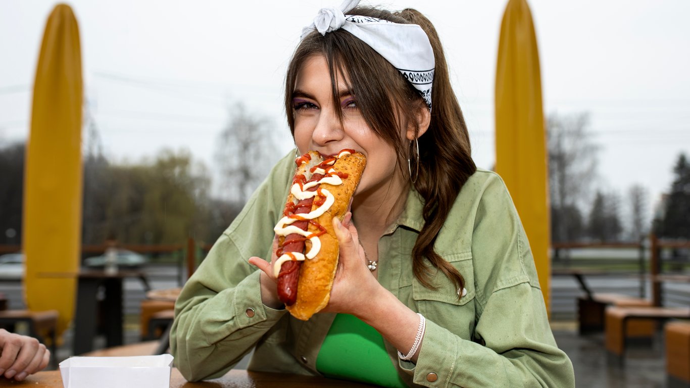 Which dishes are dangerous to eat in summer — expert explanation