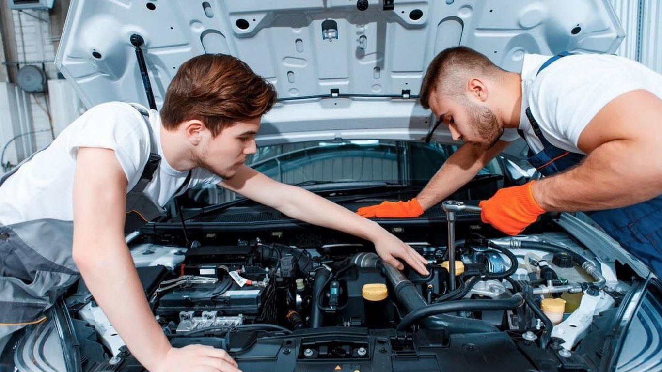 W 'Azowie' potrzebni są ludzie do obsługi samochodów - nowa oferta pracy