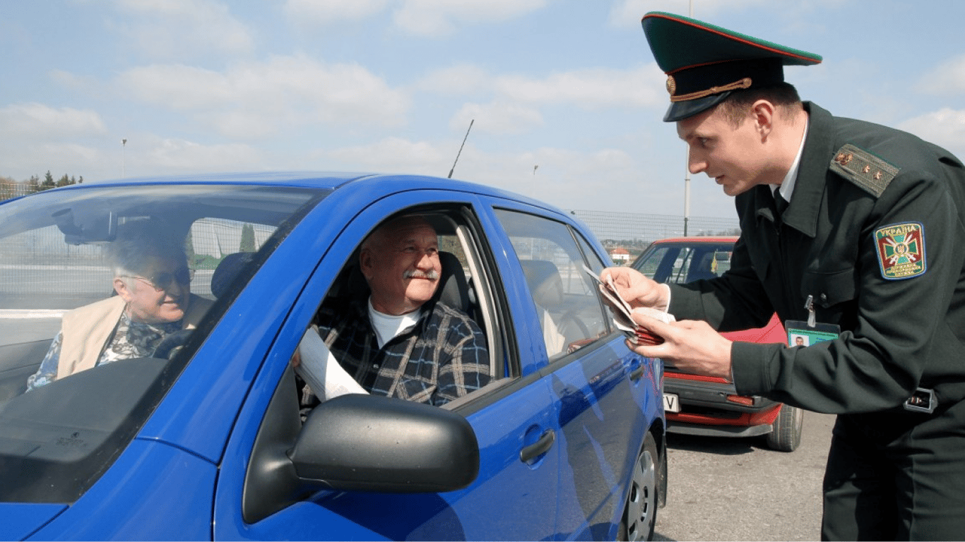 Українцям в ЄС загрожують штрафи та депортація — у чому причина