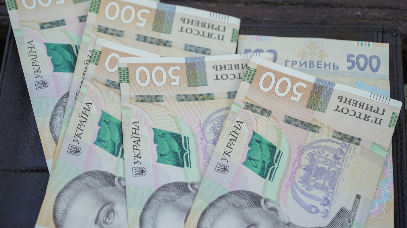 Payments to the military — what are the maximum amounts provided in August