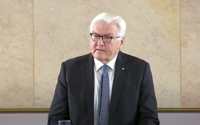 German president speaks at a press conference